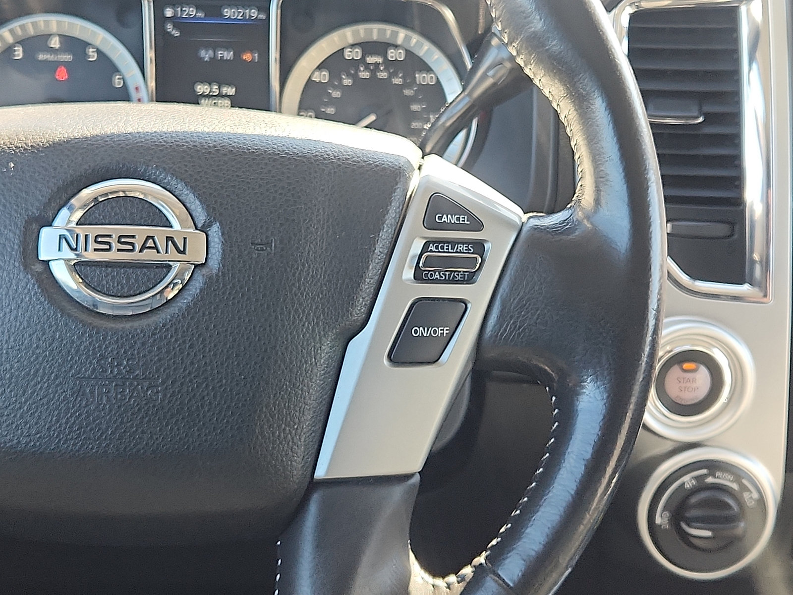 Used 2019 Nissan Titan PRO-4X w/ Pro-4x Convenience Package AWD/4WD image 15