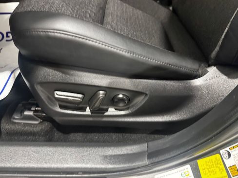 Used 2023 Toyota Crown XLE image 18