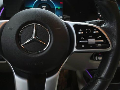 Used 2021 Mercedes-Benz GLB 250 image 21