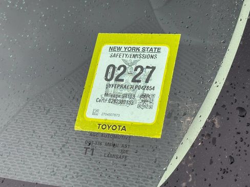 Used 2020 Toyota Corolla LE image 25