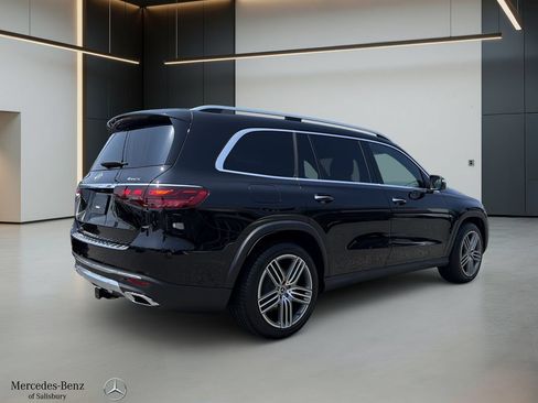 Used 2025 Mercedes-Benz GLS 450 4MATIC image 4