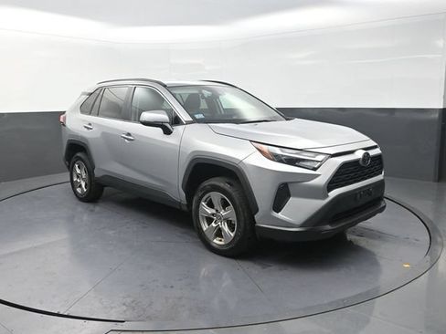 Used 2025 Toyota RAV4 XLE AWD/4WD image 10