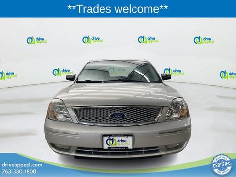 Used 2005 Ford Five Hundred Limited FWD image 2