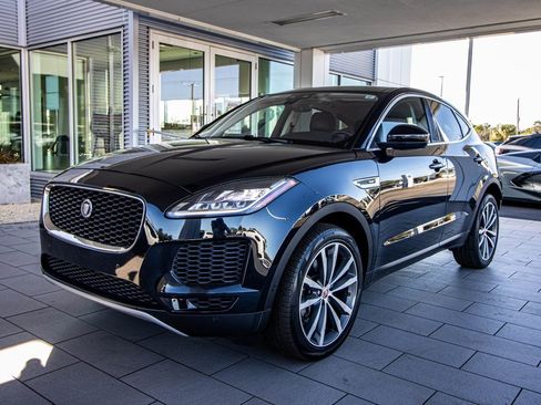 Used 2018 Jaguar E-PACE SE image 11