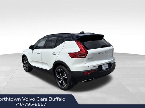 Used 2019 Volvo XC40 T5 R-Design AWD/4WD image 3