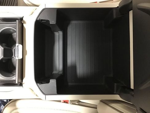 Used 2023 GMC Yukon XL Denali image 23