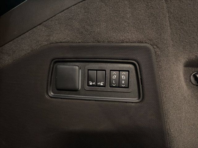 Certified 2026 Cadillac Escalade Luxury w/ LPO, Floor Liner Package RWD image 20