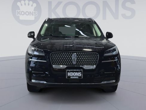 Used 2024 Lincoln Aviator AWD w/ Premium Package image 4