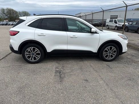 Used 2022 Ford Escape SEL w/ Technology Package AWD/4WD image 5