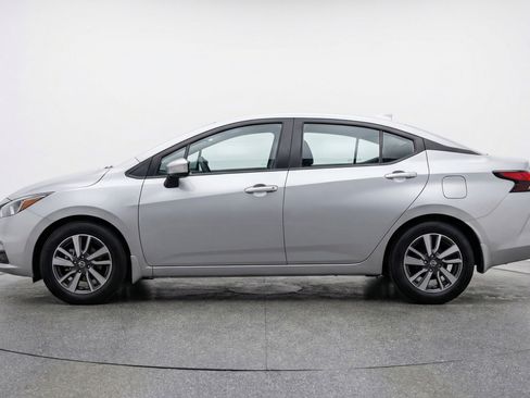 Used 2025 Nissan Versa SV FWD image 5
