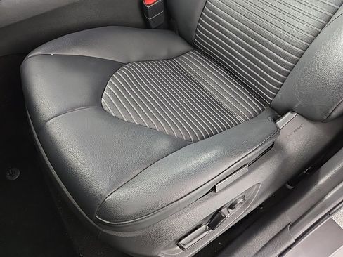Used 2019 Toyota Camry SE image 11