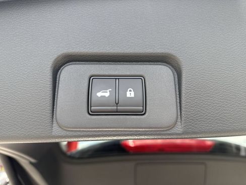 Used 2025 Nissan Rogue Platinum AWD/4WD image 18