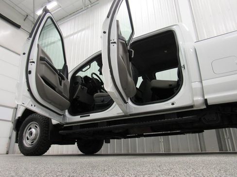 Used 2022 Ford F250 XL w/ Power Equipment Group image 17