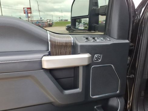 Used 2021 Ford F250 Lariat AWD/4WD image 13