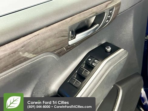 Used 2021 Toyota Highlander Platinum AWD/4WD image 12