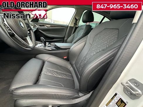 Used 2022 BMW 530e xDrive AWD/4WD image 11
