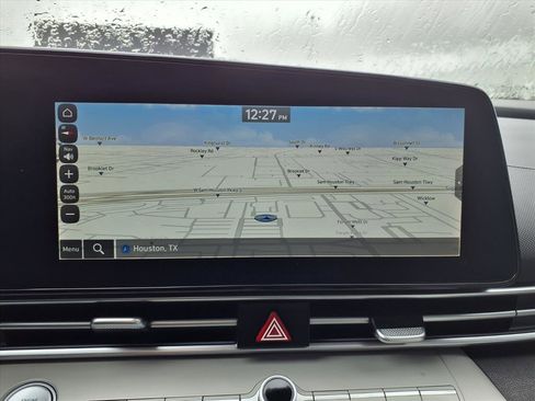 Used 2022 Hyundai Elantra Limited image 9