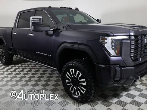 Used 2024 GMC Sierra 2500 Denali Ultimate image 3