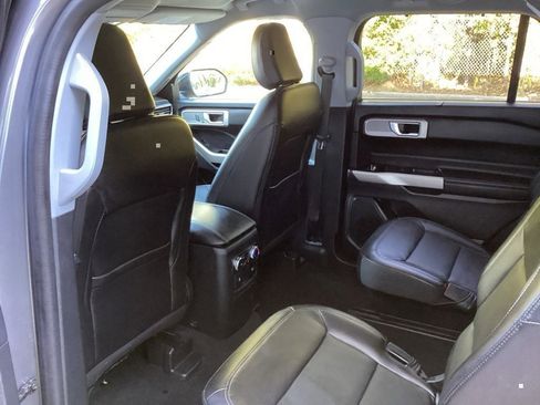 Used 2022 Ford Explorer Limited w/ Equipment Group 301A image 39