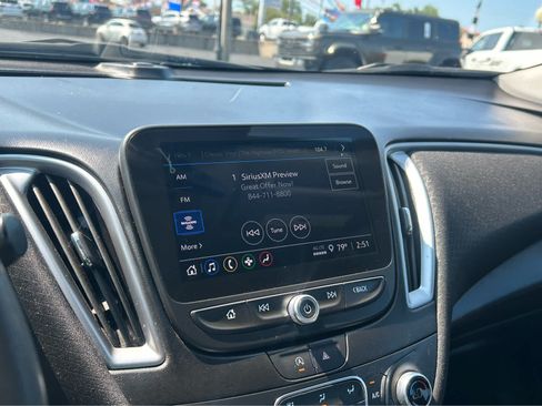 Used 2025 Chevrolet Malibu LT FWD image 25