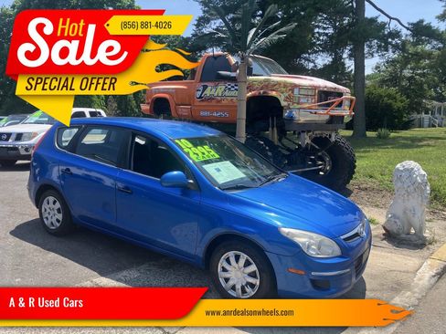 Used 2010 Hyundai Elantra GLS FWD image 1