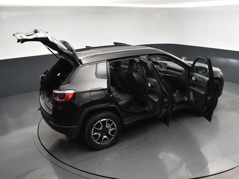 Used 2024 Jeep Compass Trailhawk AWD/4WD image 27