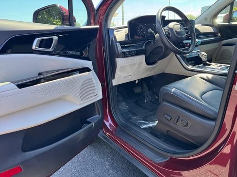 Certified 2024 Kia Carnival SX Prestige FWD image 16
