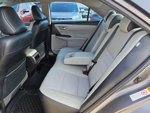 Used 2017 Toyota Camry SE FWD image 15