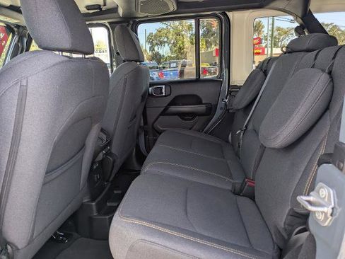 Used 2025 Jeep Wrangler Sahara w/ Safety Group image 15