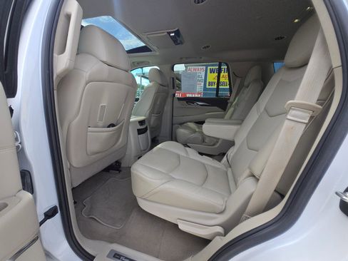 Used 2017 Cadillac Escalade Premium Luxury image 22