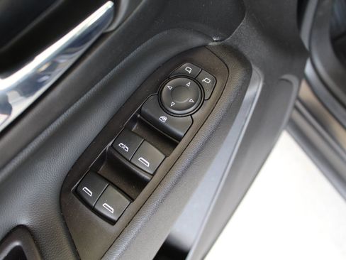 Used 2022 Chevrolet Equinox LT FWD image 26