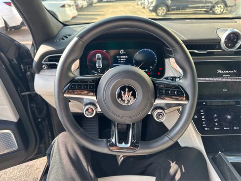 Used 2023 Maserati Grecale Modena image 16