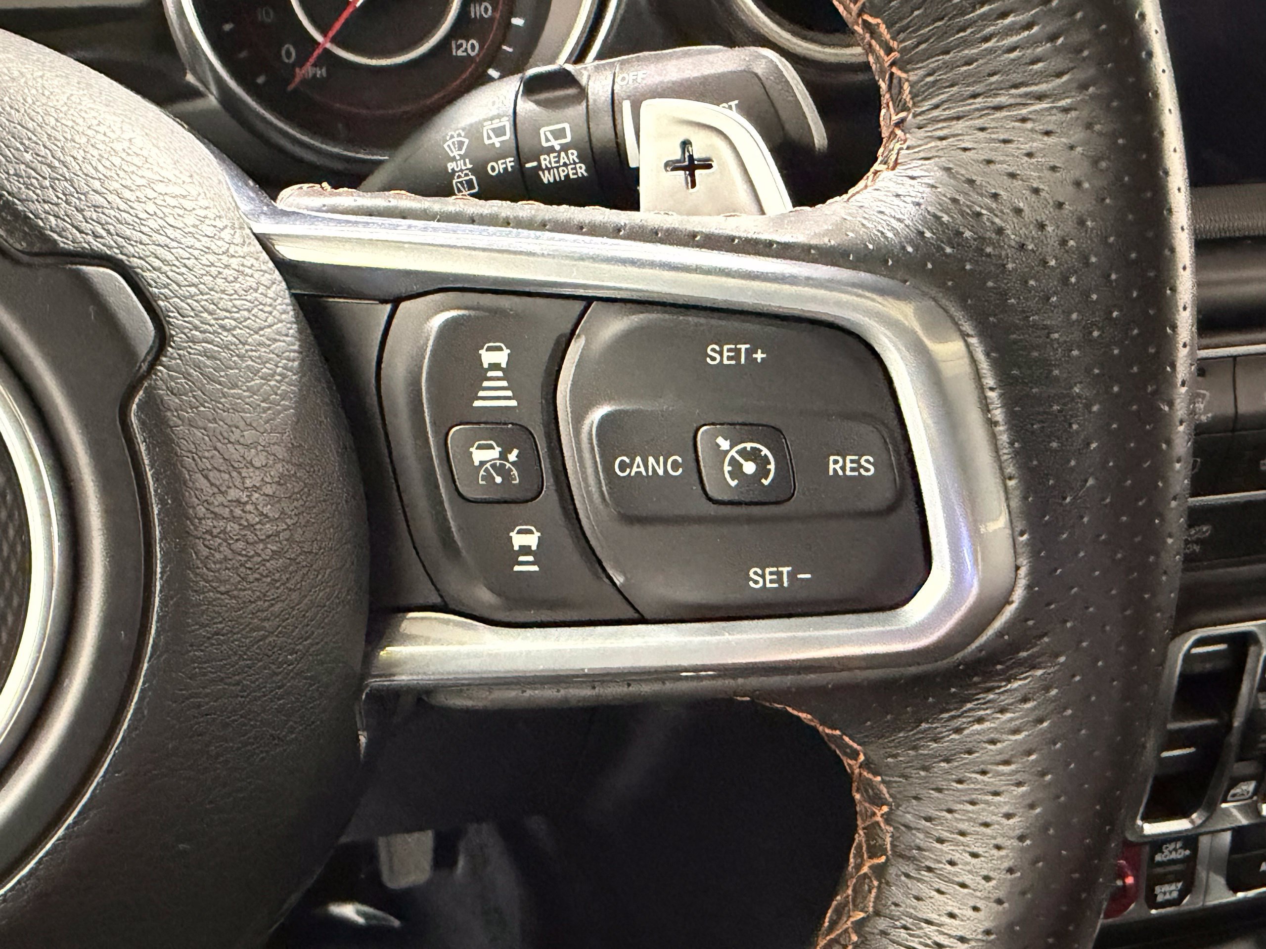Used 2022 Jeep Wrangler Unlimited Rubicon AWD/4WD image 36