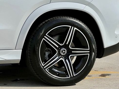 Certified 2025 Mercedes-Benz GLE 450 4MATIC image 14