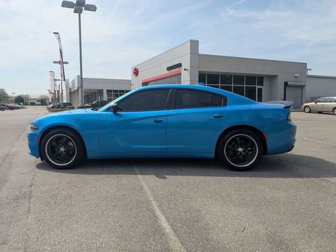 Used 2023 Dodge Charger SXT w/ Cold Weather Package image 6