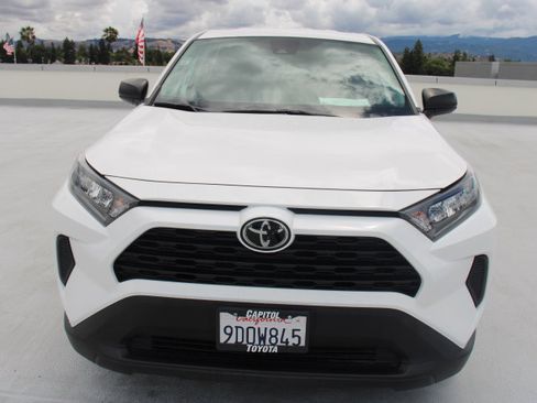 Certified 2022 Toyota RAV4 LE AWD/4WD image 7