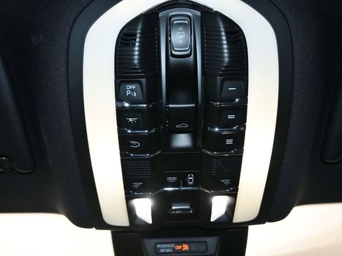 Used 2017 Porsche Macan GTS image 16