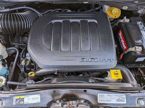 Used 2019 Dodge Grand Caravan SE FWD image 29