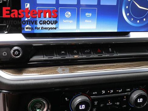Used 2022 Chevrolet Silverado 1500 LT AWD/4WD image 20