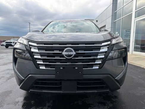Used 2025 Nissan Rogue SV AWD/4WD image 2
