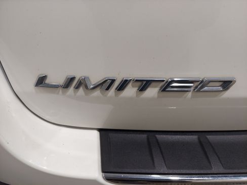 Used 2022 Ford Explorer Limited w/ Class IV Trailer Tow Package AWD/4WD image 5