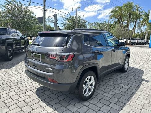 Used 2024 Jeep Compass Latitude AWD/4WD image 36