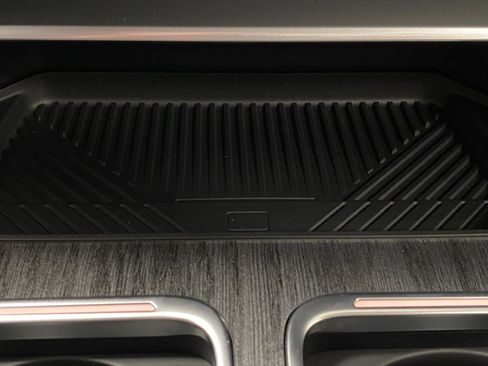 Used 2024 BMW i7 xDrive60 image 8