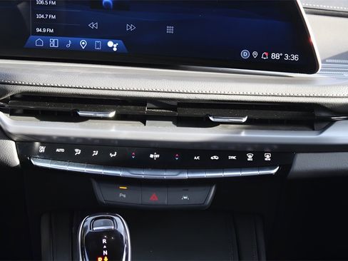 Used 2025 Cadillac XT4 Premium Luxury image 20