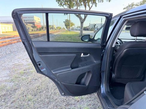 Used 2016 Kia Sportage LX image 15