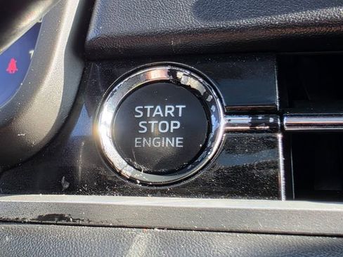 Used 2022 Mitsubishi Outlander SE image 41