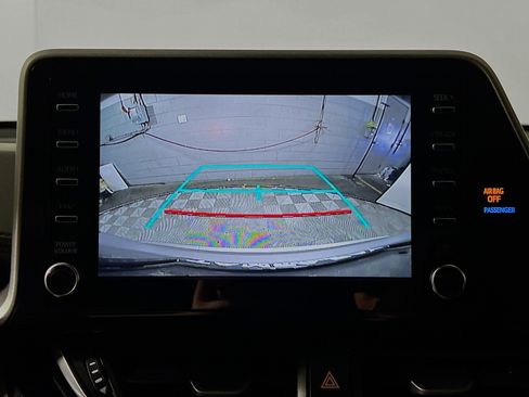 Used 2020 Toyota C-HR XLE image 28