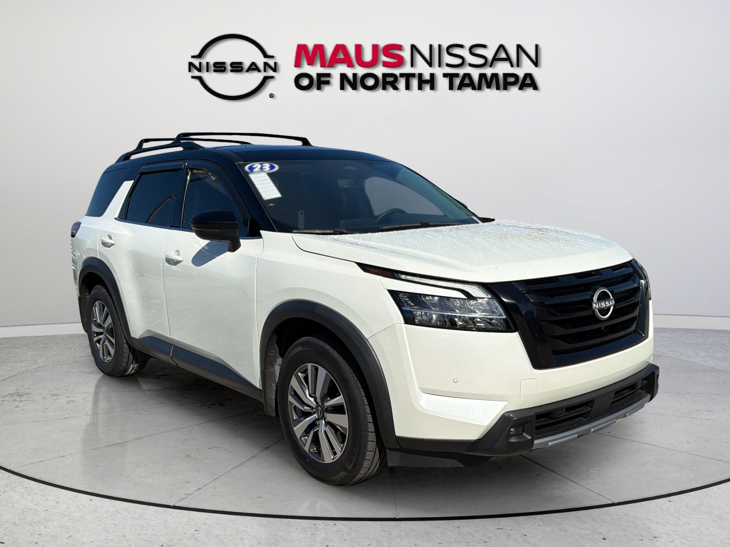 Used 2023 Nissan Pathfinder SL w/ Black Appearance Package FWD image 3