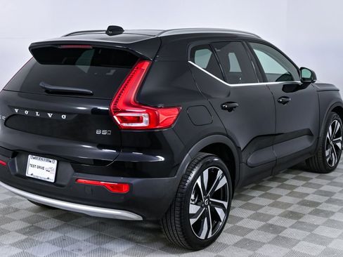 Certified 2025 Volvo XC40 B5 Plus image 29