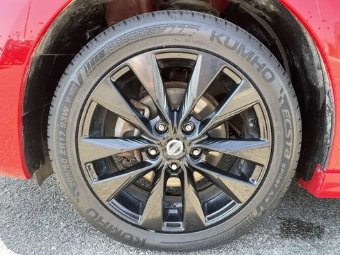Used 2017 Nissan Sentra SR w/ SR Midnight Edition FWD image 41